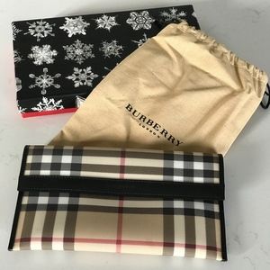Burberry Nova Check Clutch